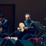 Homayoun Shajarian Instagram - . خاطره خوش اولین اجرا در بروکسل پس از چند سال دوری از صحنه. به امید دیدار شما عزیزان در اجراهای آینده و کنسرت های پیش رو در ایران عزیز🌹 عکاس : Syntha Cnudde طراحی و اجرای لباس : شیما میر حمیدی
