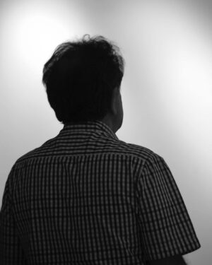 Homayoun Shajarian Instagram - همراهان همدل، در مسیر مشهد هستم .منوط بر اینکه تمامی شرایط مطابق تصمیمات گذشته در توس مهیا باشد فردا صبح پیکر پدر را در جوار آرامگاه حضرت فردوسی به خاک خواهیم سپرد.