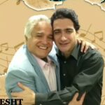Homayoun Shajarian Instagram – .
دوستان گرامی تصنیف سرنوشت تقدیم است به شما عزیزان. بیش از بیست سال است که افتخار آشنایی با استاد بزرگوار انوشیروان روحانی را دارم و همینطور رضا جانِ روحانی کاربلد که دوستی است قدیمی.
دلم می خواست این نکته را در مورد استاد روحانی عزیز حتما‌ً عرض کنم که غیر از تسلط ایشان بر موسیقی و نوازندگی همراه با نگرش حرفه ای و ذوق و خلاقیت شان در آهنگسازی( که بر علاقه‌مندان پوشیده نیست) و حاصل آن بی‌شمار کارهای جاودانه با سبک و سیاق مخصوص به خودشان است، انسانیت و اخلاقِ مثال زدنی ایشان با افراد و بخصوص با دیگر هنرمندان چه آنهایی که استاد موسیقی بوده‌اند و چه آنهایی که تازه پای به این راه گذاشته بودند، آن چیزی ست که همیشه برای من مورد توجه بوده است و لذت بخش. اُمید که همواره سلامت و برقرار باشند. 
شکل گرفتن تصنیف سرنوشت به گفته خود ایشان مربوط میشود به سالها پیش ( شاید ۱۰ تا ۱۵ سال ) که در روزهای پایانی زندگی مادر محترم شان به مطب پزشک مراجعه کرده بودند، آنجا بر روی تابلو خطی اینطور نوشته شده بود (سرنوشت  را باید از سر نوشت). دوستان شاعر ایشان آن را بسط میدهند و ایشان هم آهنگ را خلق می کنند. سرنوشت باعث شد افتخار خواندن این کار پس از مدتی طولانی، چند سال پیش قسمت این حقیر باشد. امروز که این تصنیف تقدیم تان می شود بسیار خوشحالم که من هم سهمی در آن دارم 
امیدوارم با این تصنیف در روزهای قرنطینه و  دوری  شریک لحظاتتان باشیم و رَنگی از امید آورده باشیم🌹❤️ پی‌نوشت؛ 
ممنون از  نوا روحانی عزیز و سپاس از غلام‌رضا صادقی برای ضبط و میکس آواز. #قدردان_از_كادر_درمانى_فداكار
