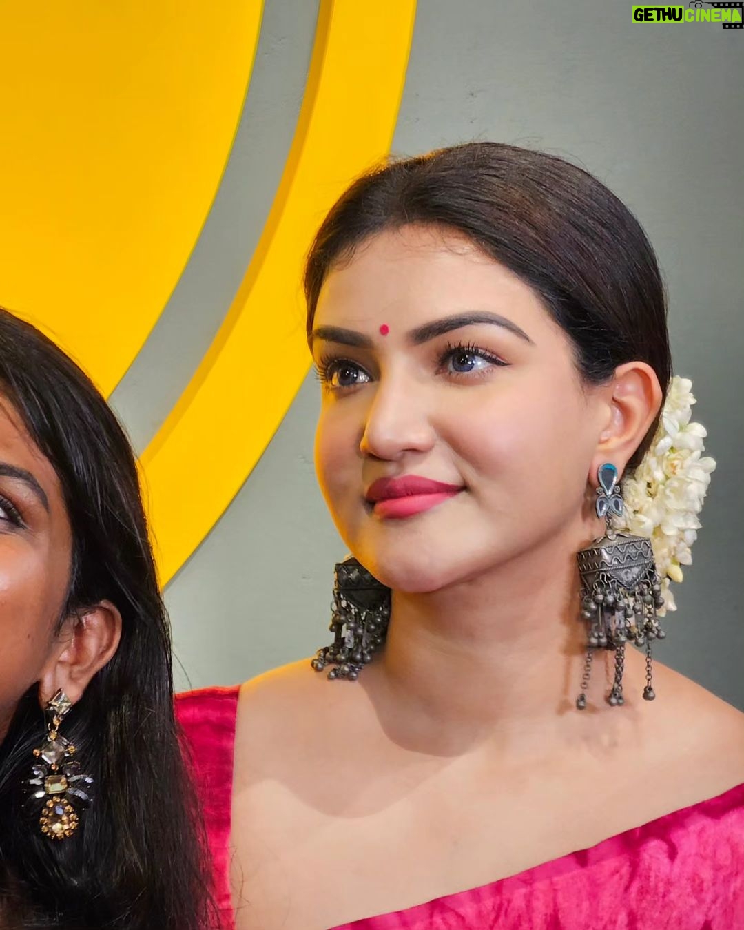 Honey Rose Instagram - Hairstyle @rahul_namo_ Costume @tanith_design Accessories @manjucalluna