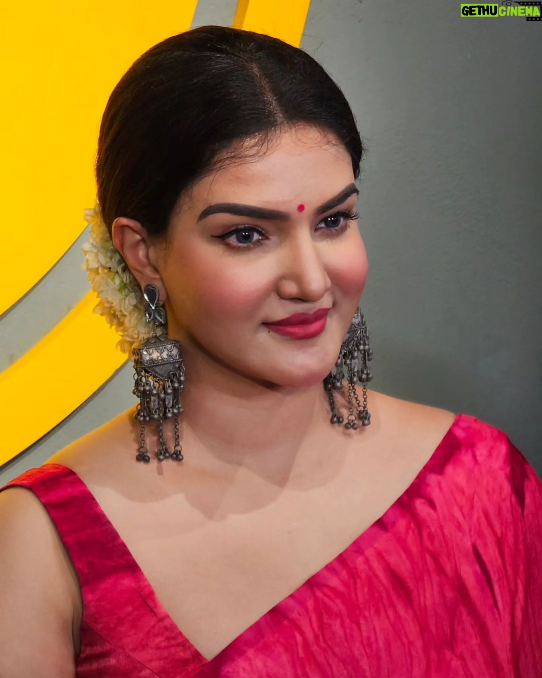 Honey Rose Instagram - Hairstyle @rahul_namo_ Costume @tanith_design Accessories @manjucalluna