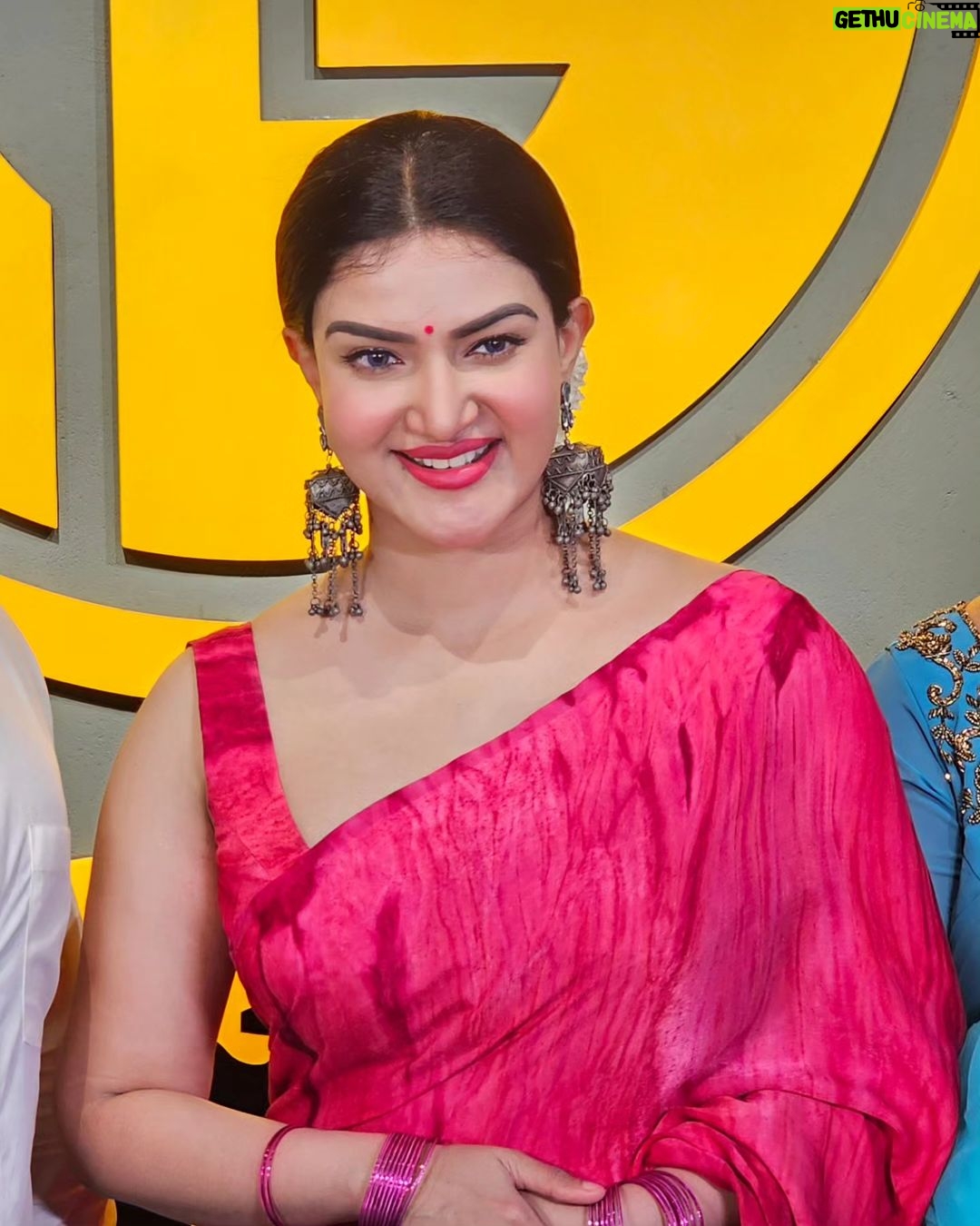 Honey Rose Instagram - Hairstyle @rahul_namo_ Costume @tanith_design Accessories @manjucalluna