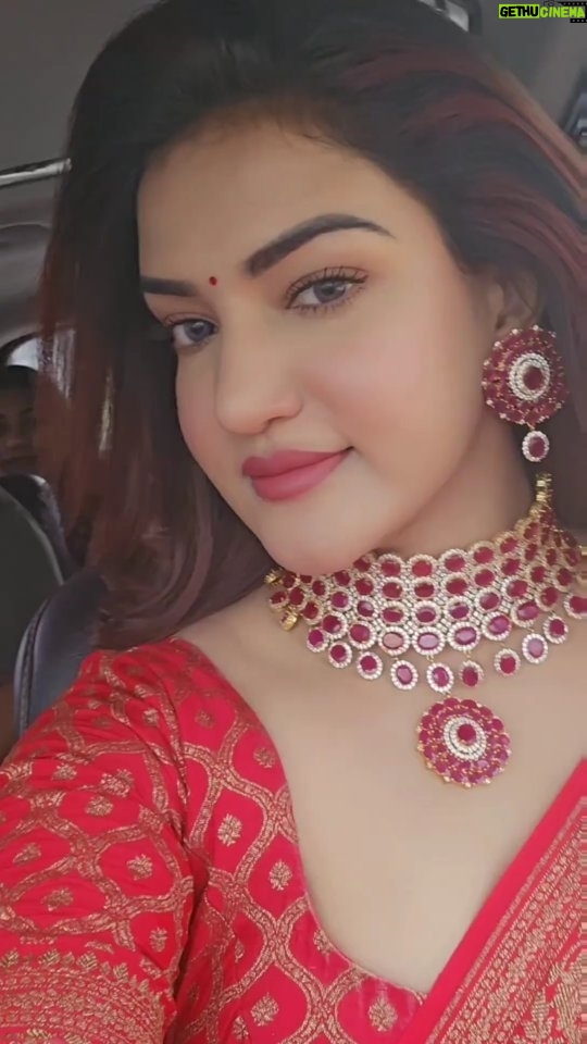 Honey Rose Instagram - Thank you Markapuram for this massive welcome 🙏 Lucky shopping mall Grand opening held at Markapuram..... @lucky_shopping_mall_