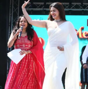 Honey Rose Instagram - Thank you Ireland 🇮🇪 !! 

Really had an amazing blast !! The warmth and hospitality I have experienced since my arrival have been truly remarkable....

So happy to get in touch with loads of Malayalees across Ireland especially Dublin … I may take this Opportunity to thank organisers of mind mega mela ..... once again I may express my sincere gratitude for inviting me ...

It was awesome to share dais with high end government officials of Ireland....

I really had a great time.. these days would be considered as glittering days of this year !! 

Love you all....
@jackchamberstd
@mind_ireland 
@bindunair_
@rens7777