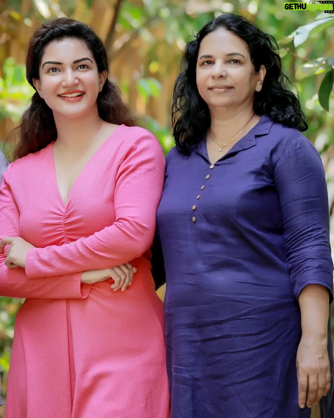 Honey Rose Instagram - Happy mother's day to all the mothers out there..😍