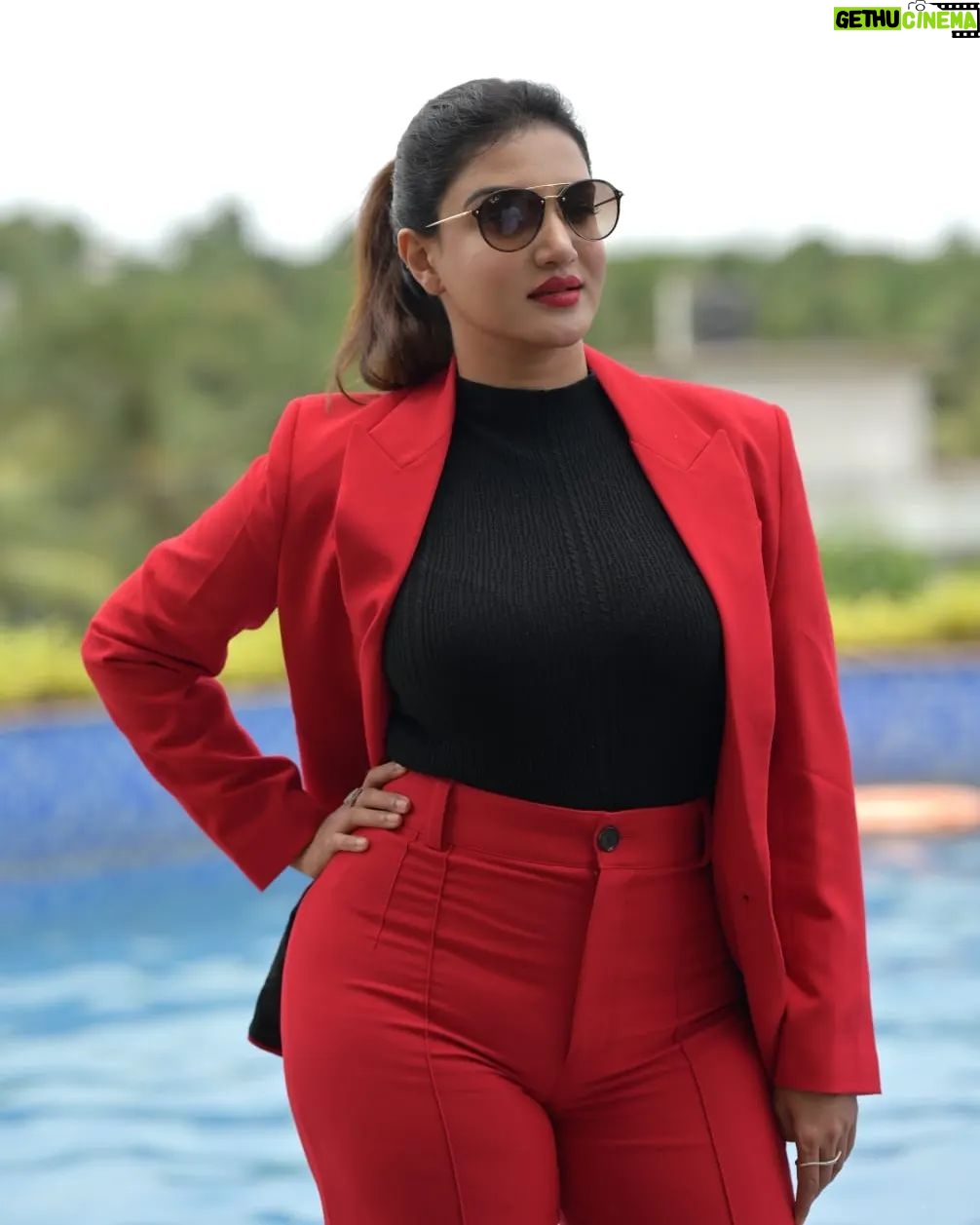 Honey Rose Instagram - Keep calm and be a lady in red❤️ Photography @Snehanjalidigital @prasadsneha007 @jkmenon_director Mua @renjurenjimar
