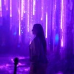 Honey Rose Instagram - She was mesmerized by the re-creation of Avatar, the biggest attraction of our expo @honeyroseinsta @archa.unni 📸@jobz_official_ Calicut Beach