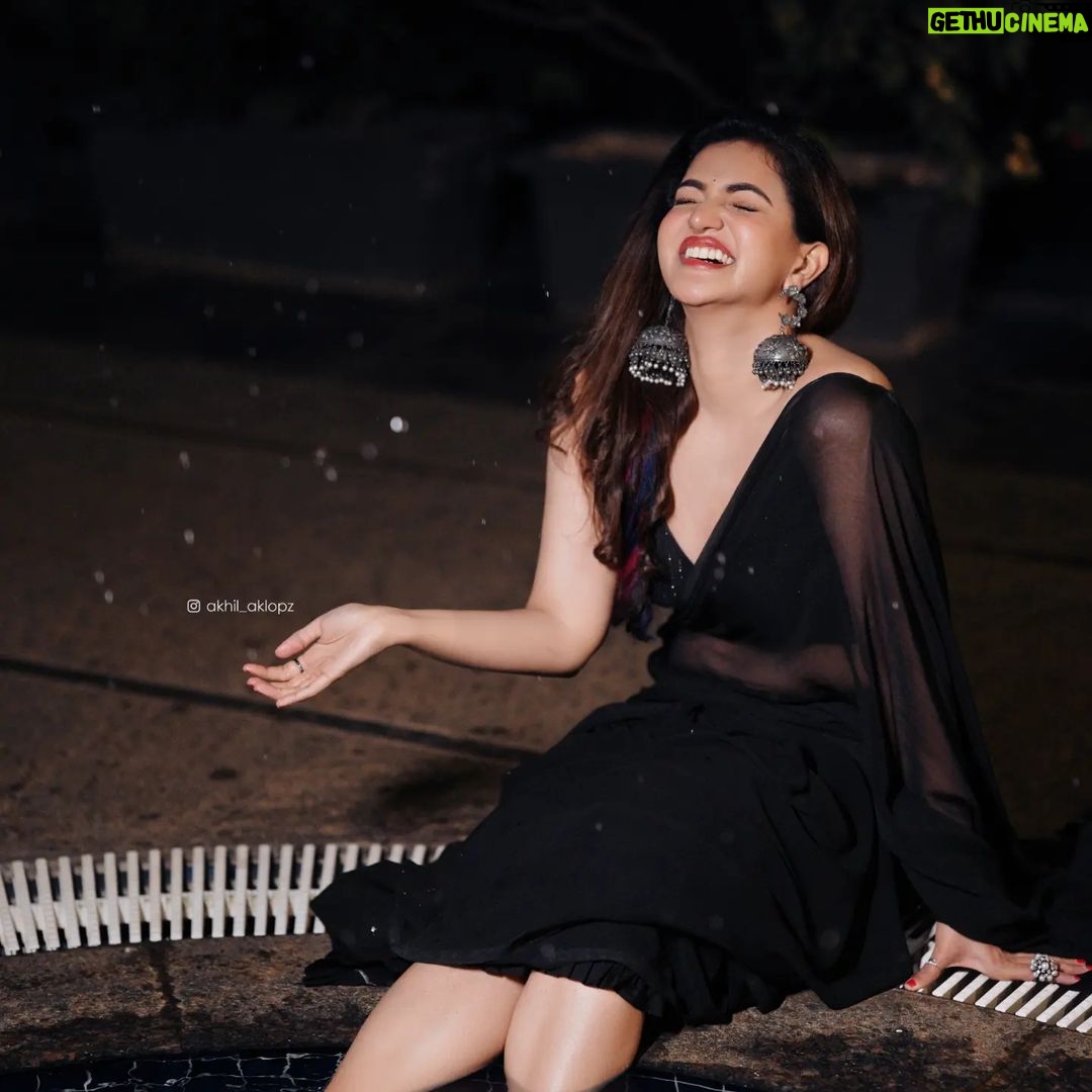 Honey Rose Instagram - Photography @akhil.aklopz Costume @tanith_design Accessories @anokhi_priyakishore