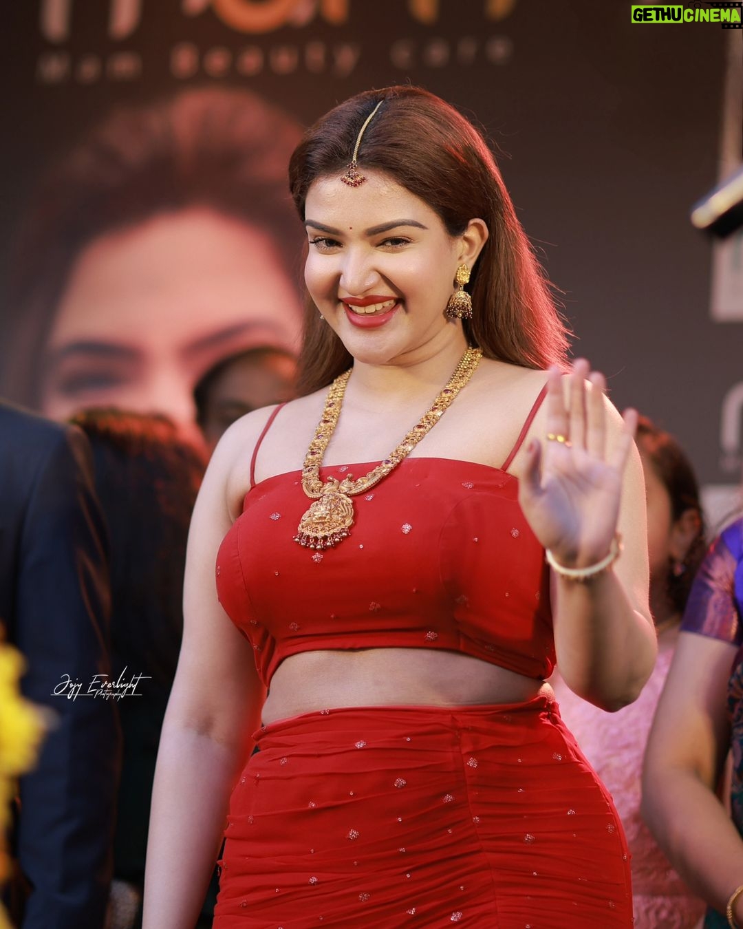 Honey Rose Instagram - Jewellery @parakkat_jewels Costume @cinderlladesign_studio