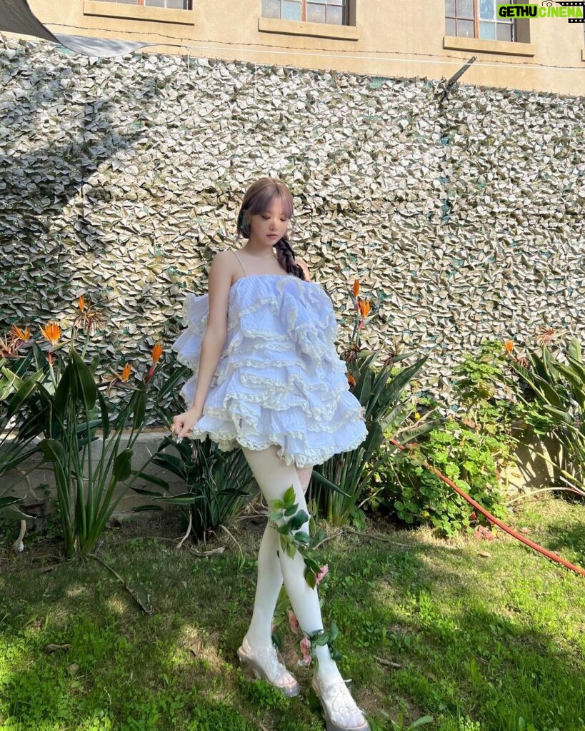 Hong Eun-chae Instagram - 🥀