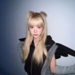 Hong Eun-chae Instagram - 날개 뿅🪽