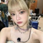 Hong Eun-chae Instagram - 머리 위에 나비 두개 리본 두개 🎀