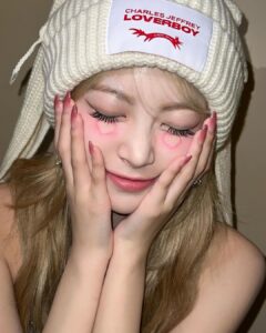 Hong Eun-chae Instagram - 하트하트빔🐰💓