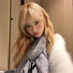 Hong Eun-chae Instagram - 목도리 필수 계절 ☃️