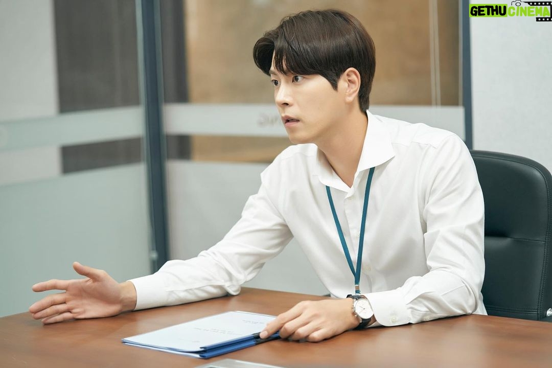Hong Jong-hyun Instagram - 레이스가 드디어 공개됐습니다. 디즈니 플러스에서 만나실 수 있습니다! #레이스 #디즈니플러스