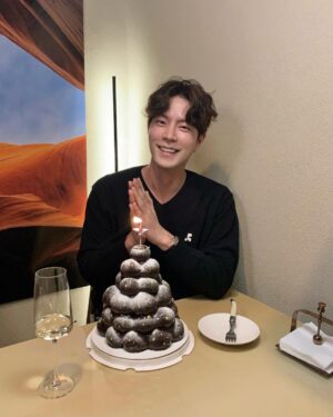 Hong Jong-hyun Instagram - 🙏