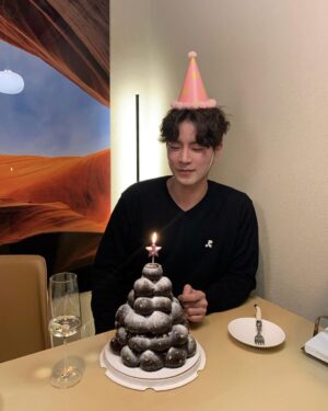 Hong Jong-hyun Instagram - 🙏