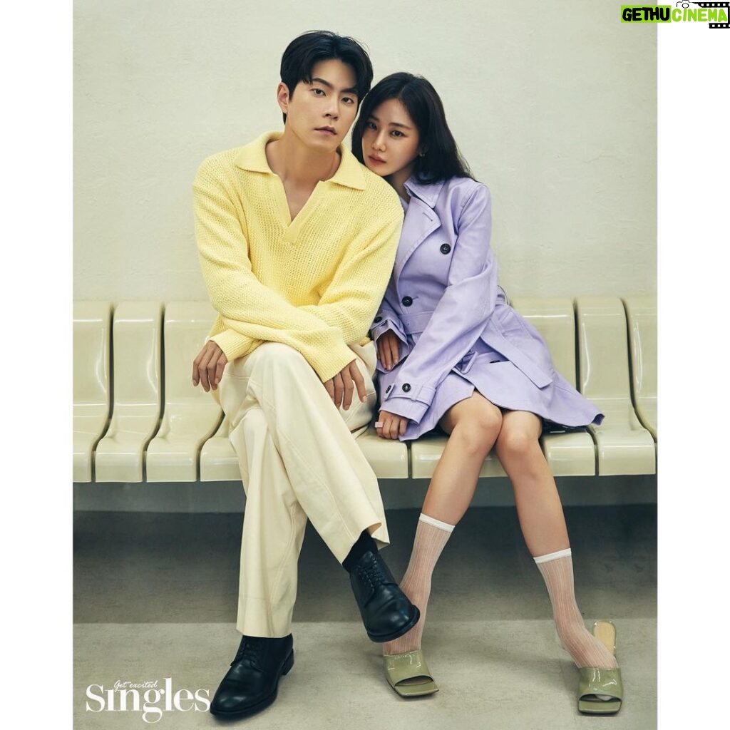 Hong Jong-hyun Instagram - 싱글즈 8월호. #singlesmagazine #개미가타고있어요