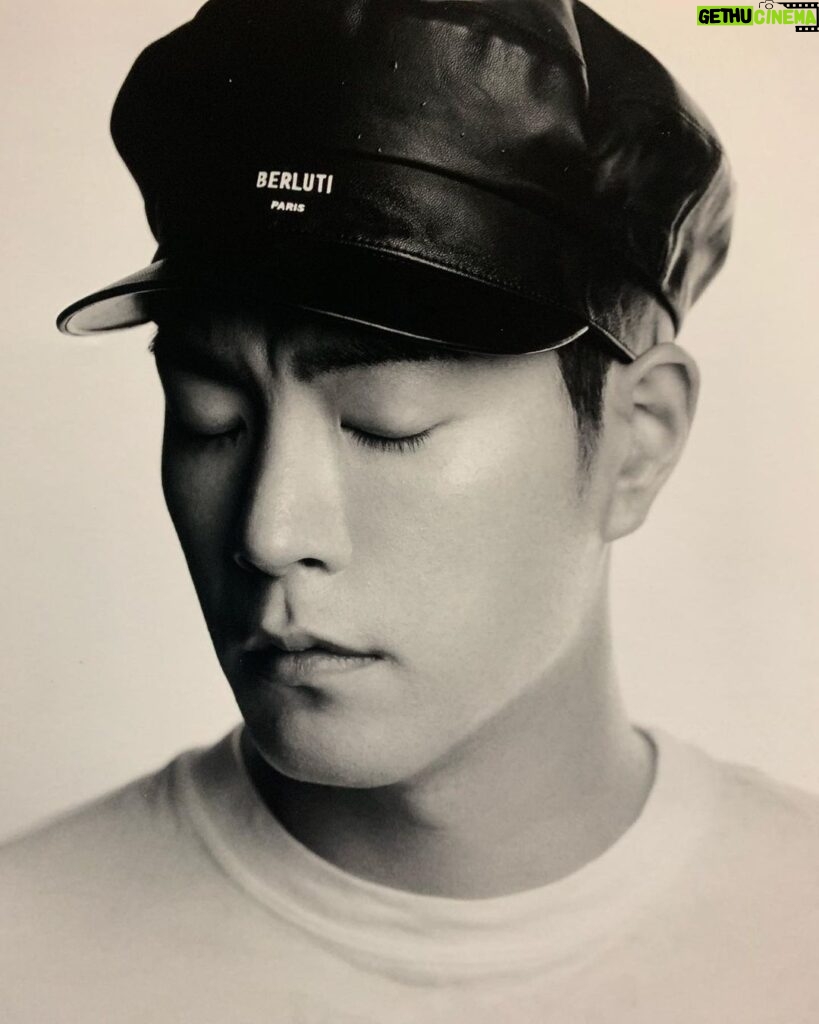 Hong Jong-hyun Instagram -