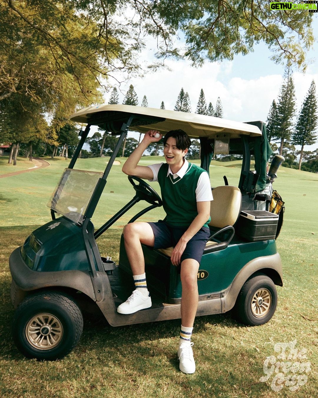 Hong Jong-hyun Instagram - @thegreencup.official #TGCmag 5호에서 만나요.🏌🏻