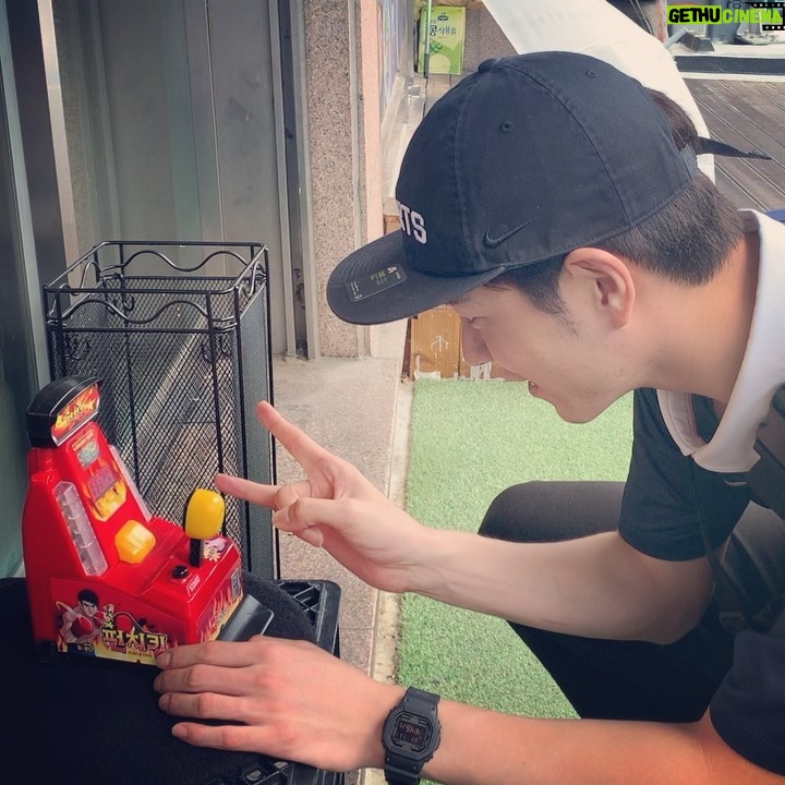 Hong Jong-hyun - 126K Likes - 딱밤장인이올시다🙋🏻♂️