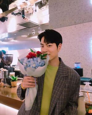 Hong Jong-hyun Instagram - 다시 봄 시사회