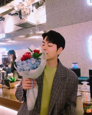 Hong Jong-hyun Instagram - 다시 봄 시사회