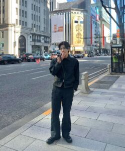 Hong Jong-hyun Instagram - 🖤