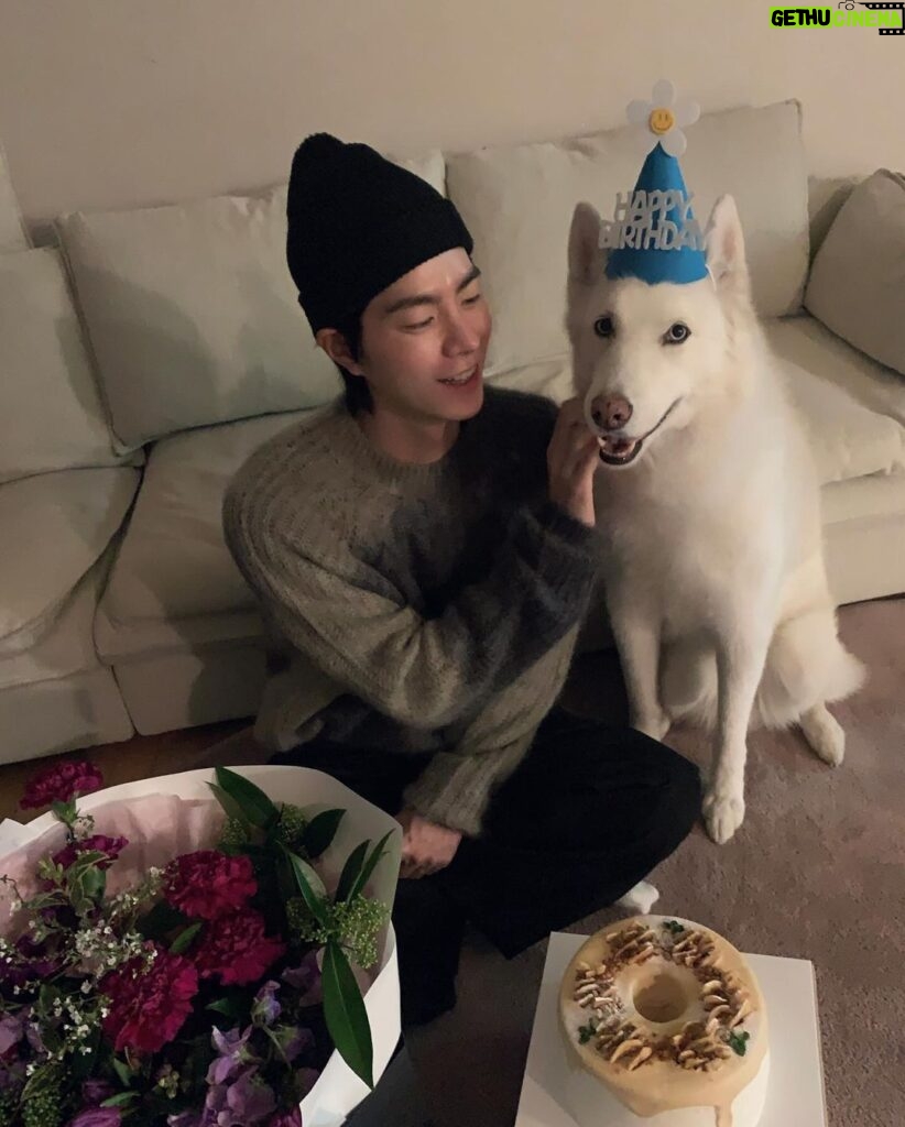 Hong Jong-hyun Instagram - 생일이었어요. 축하해주셔서 감사합니다.🥰