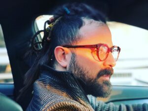Houman Seyyedi Instagram - کار جدید،گریم جدید.
سریال گلشیفته
بزودی