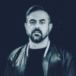 Houman Seyyedi Instagram - سه چهار روزي بود كه دوستان ((هکر )) در تلاش بودن تا اختلال بوجود بیارن که خب خداروشکر نتیجه داد و بنده رو هک کردن. تبریک میگم به همه تون ايشالا هميشه موفق باشين. فقط خواهش ميكنم گه گاهي اجازه بدين خودمم بتونم وارد صفحه بشم ممنون ميشم ازتون. البته اگه ناراحت نميشين. اين كارم نمیدونم از کیه ولی ازش ممنونم. هر كس اسمش رو ميدونه بگه كه اگه عمري باقي بود و تونستم دوباره به صفحه ام دسترسي پيدا كنم حتما نامشون رو ذكر ميكنم. از طرف هومن به هكرهاي بي تربيت👍🏼😄