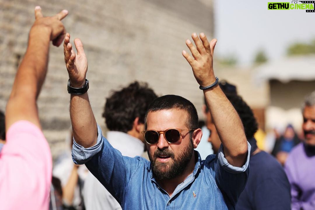 Houman Seyyedi Instagram - بفرماييد..... هرجا.... فقط بفرماييد... عكس:شجاعي جان