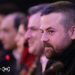 Houman Seyyedi Instagram - رفقا سلام فكر كردم بسيار بي ادبي تلقي ميشه كه بعد از ديدن كامنتاتون در مورد ((پيمان سريال عاشقانه )) و لطف بيكرانتون و توجه تون تشكر نكنم. روزي نيست كه مهر شما شامل حال من نشه،عجيب، بعد از پخش اين سريال ازتون لطف دريافت كردم و دلم ميخواست جواب تك تك كامنتها رو ميدادم اما ناگزير كه امكانش وجود نداشت. دستتون رو مي فشارم و خوشحالم كه از اين حقير راضي بودين. ارادتمند شما هومن سيدي