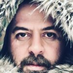 Houman Seyyedi Instagram – داشتن مغز؛دليل محكمي براي انسان بودن نيست.پسته و بادام هم مغز دارند،براي انسان بودن بايد شعور داشت. فتو باي:ساره بيات عزيز