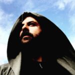 Houman Seyyedi Instagram – زیباترین حرفت را بگو

شکنجه ی پنهان ِ سکوت ات را آشکاره کن

و هراس مدار از آنکه بگویند

ترانه یی بی هوده می خوانید . ــ

چرا که ترانه ی ما

ترانه ی بی هوده گی نیست

چرا که عشق

حرفی بیهوده نیست .  احمد شاملو