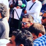 Houman Seyyedi Instagram – چه بی تابانه می خواهمات ای درویات آزمون تلخ زنده به گوری !
چه بی تابانه تو را طلب می کنم!
بر پشت سمندی گویی نو زین
که قرارش نیست.
و فاصله
تجربهیی بیهوده است.
بوی پیرهنات
این جا
و اکنون. ــ
کوه ها در فاصله
سردند.
دست در کوچه و بستر
حضور مـأنوس دست تو را می جوید
و به راه اندیشیدن
یأس را
رَج می زند.
بی نجوای انگشتان ات
فقط. ــ
و جهان از هر سلامی خالی ست. احمد شاملو
