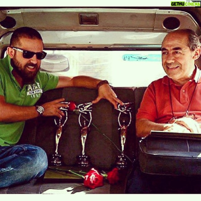 Houman Seyyedi Instagram - با كمال تبريزي عزيز در حال رفتن و اهداي تنديس خانه سينما.افشين هاشمي محسن قرايي و رضا مير كريمي. دوستان تبريك