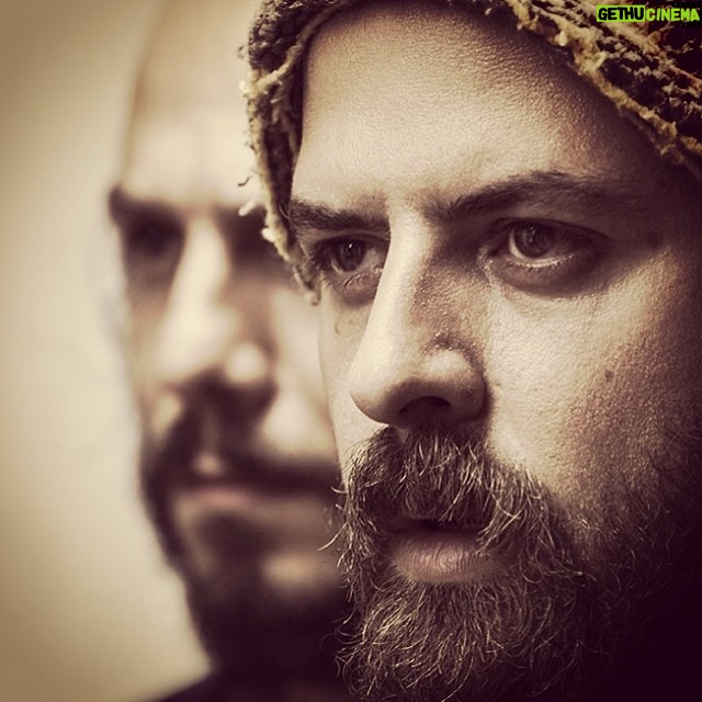 Houman Seyyedi Instagram - خدايا گفتي دشمنات و ببخش،گفتي گوش نكن، گفتي بيخيال،نميشه استاد نميشه،تو گلوم بد جور گير كرده،يه داد ناجور كه بغض نميشه بياد پايين،كه داره به عصبانيت تبديل ميشه،خودت كمك كن كه نشه چون منتظر تصميم توهم ،كه اگه هستي يه كاري كن،اگه نه كه خودم هستم