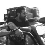 Houman Seyyedi Instagram - ژانرهاي جديد سينما فيلم شريف فيلم محترم فيلم سياه نمايی فيلم بي خطر فيلم گيشه فيلم ارزشي فيلم متوسط فيلم پايين شهري فيلم بالا شهري فيلم لاكچري و حال بماند كه فيلم اجتماعي هم ژانر نيست ميپذيرمش به عنوان يه غلط مصطلح و داستان غم انگيز اين است كه كماكان كمبود ژانرهاي اصلي در سينما وجود دارد به مانند تابلوي نقاشي كه سه رنگ اصلي را ندارد. كمديش ژانر نيست مبتذل است هرکس به فیلم نخندد صاحب اثر آن را کمدی سیاه عنوان میکند. اكشنش هيجان ندارد فقط قمپُز است مافيايي اش بچه بازي است به مانند لگو میماند. وحشت نداریم موزیکال،ابر قهرمان،علمی تخیلی،فانتزی،نوآر ناشناخته است. پس وقتی ژانر نیست کپی معنی پیدا میکند. همه فیلم های کمدی شبیه بهم میشوند همه فیلمهای پایین شهری به اتهام کپی از همدیگر متهم میشوند. تمام فیلمهای جنگی از دیگری بهره میبرند. گلایه از تماشگر است درخواست ژانر ندارد. ابر قهرمان ببیند سوال میپرسد این از کجا آمده! چرا در همسایگی ما وجود ندارد. سورئال ببیند فیلمساز را دلسرد میکنند که این دنیا چرا واقعی نیست. کمدی سیاه ببیند میگوید چرا کر کر‌نمیخندد. این شده است که سینما به سمت ((هیچ ))کشیده شده است یعنی فیلم را میبیند و تقریبا هیچ است اما در رودربایستی فیلم را باواژه های بالا خطاب میکنی. فیلم با شرف معنی ندارد همانطور فیلم بی شرف فیلم محترم وجود ندارد همانطور فیلم غیر محترم. یادمان نرود سینما سینماست عكس:اميرحسين شجاعي Gilan
