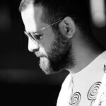 Houman Seyyedi Instagram - من انجام میدهم تو‌حرف میزنی، تفاوت ما این است. سکوت بهترین اتفاق بین ماست. عکس:امیر حسین شجاعی