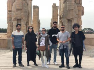 Houman Seyyedi Instagram - مبلغ ورودی برای ایرانیان👍🏼 ((۳هزار تومان))
برای مهمان های خارجی((۲۰ هزار تومان))👎
تقریبا کمی از یک دلار بیشتر!!!!
یک دلار فقط برای گذاشتن پا به روی خاک این ارگ بزرگ هم کم است.
عكس:ريحانه طراوتي