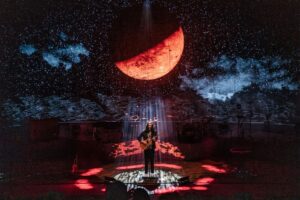 Hozier Instagram - Two beautiful nights at @redrocksco. Thank you to every single person that came to one of the last two shows. There are certain moments when I’m overwhelmingly confronted by how fortunate I am to do what I do and find myself where the music has taken me. Finding myself in that unique place with all of you was one such moment of sheer stunned gratitude. Thank you 🖤

📸 @RuthlessImagery