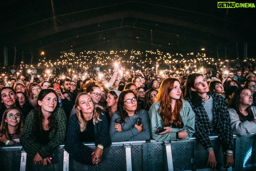 Hozier Instagram - What a wonderful way to be welcomed to Gilford. Thank you for having me to your beautiful part of the world, myself and the band had a lot of fun playing these songs to you! ๐ธ @ruthlessimagery Bank of New Hampshire Pavilion