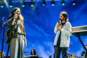 Hozier Instagram - @ironblossomrva! Thank you for giving us all that lift the other night, so good to melt on that stage with you in Richmond. Thank you again to the incredible @noahkahanmusic for joining me up there and bringing us all so much joy!

📸 @hutchandstuff