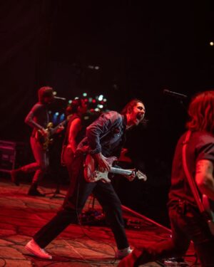 Hozier Instagram - Sincere thank you to everyone who was at @inningsfest! A lad very very lifted up on that stage. Hope to see you again soon, Arizona 🖤 

📸 @ruthlessimagery