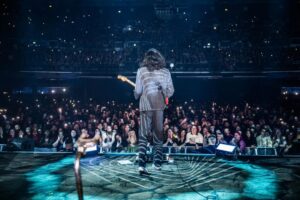 Hozier Instagram - To anyone who came to a show across 2023, or purchased or listened to my music, THANK YOU. Your support means the world, I feel incredibly fortunate to be able to do what I do around the world and that again is all thanks to you. So much love 🖤

📸 @ruthlessimagery