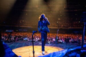 Hozier Instagram - To anyone who came to a show across 2023, or purchased or listened to my music, THANK YOU. Your support means the world, I feel incredibly fortunate to be able to do what I do around the world and that again is all thanks to you. So much love 🖤

📸 @ruthlessimagery