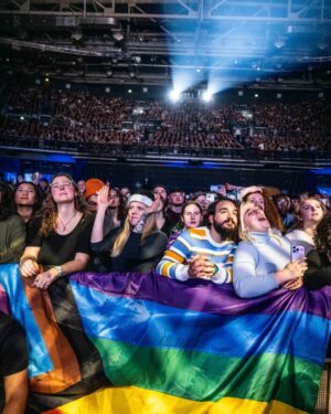 Hozier Instagram - Thank you to everyone who came out for night two in Dublin! Enormous thank you also to @thelastdinnerparty for gracing the tour these last few weeks. It’s been an absolute pleasure to have you with us!

📸 @ruthlessimagery