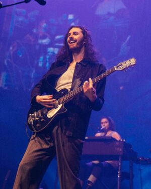 Hozier Instagram - Brussels, it was so good to be back and play this music to you. Thank you for that incredible reception! So much love 🖤

📸 @ruthlessimagery