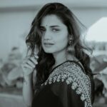 Hruta Durgule Instagram - Kanni ❤️ #comingsoon #8march #hrutadurgule #grateful